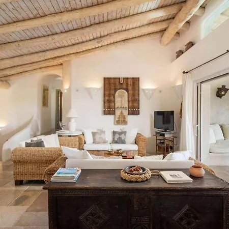 Emerald Shores Vila Baia Sardinia